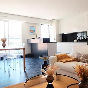 Appartement Magnifique Appartement, En Hyper Centre, Avec Terrasse Et Place De Parking, Biarritz